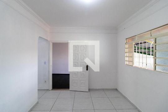 Sala de casa para alugar com 3 quartos, 124m² em Jardim Santa Lúcia, Campinas
