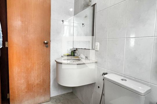 Banheiro de apartamento à venda com 4 quartos, 156m² em Gutierrez, Belo Horizonte
