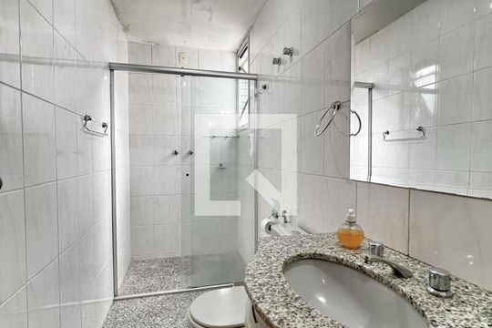 Banheiro de apartamento à venda com 4 quartos, 156m² em Gutierrez, Belo Horizonte
