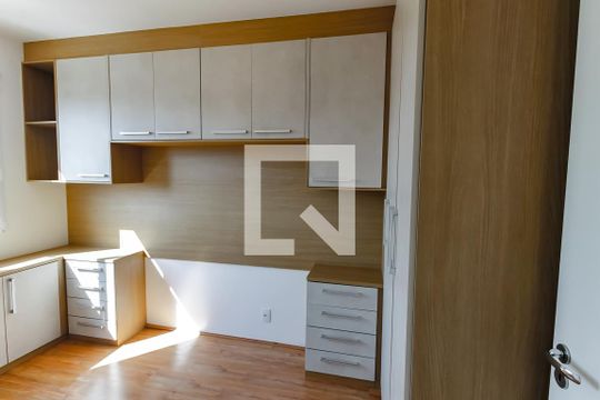 Suíte - armários de apartamento para alugar com 1 quarto, 27m² em Vila das Belezas, São Paulo