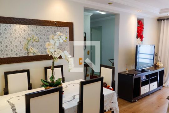 sala de apartamento para alugar com 2 quartos, 65m² em Veloso, Osasco