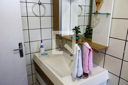 Banheiro de apartamento para alugar com 2 quartos, 65m² em Veloso, Osasco