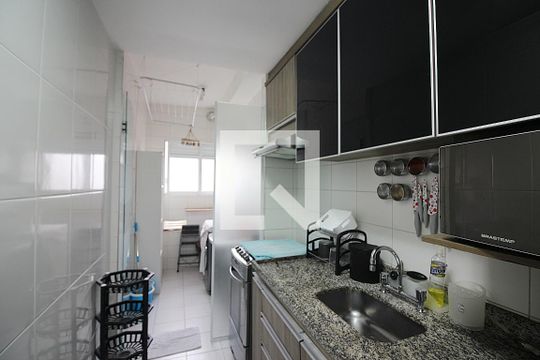 Cozinha de apartamento para alugar com 2 quartos, 92m² em Baeta Neves, São Bernardo do Campo