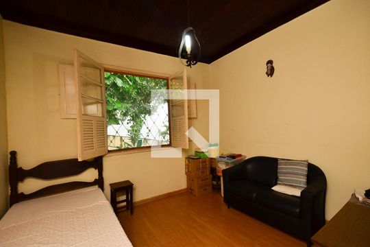 Quarto2 de casa à venda com 3 quartos, 92m² em Sagrada Família , Belo Horizonte