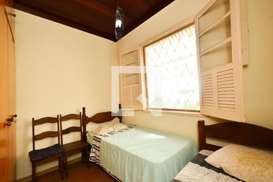 Quarto1 de casa à venda com 3 quartos, 92m² em Sagrada Família , Belo Horizonte