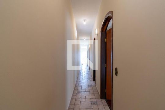 Corredor de casa à venda com 4 quartos, 295m² em Jardim Oriental, São Paulo