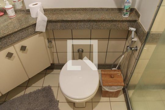 Banheiro de apartamento para alugar com 1 quarto, 40m² em Setor Oeste, Goiânia