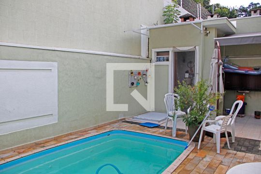 Piscina de casa de condomínio para alugar com 3 quartos, 141m² em Vila Capuava, Valinhos