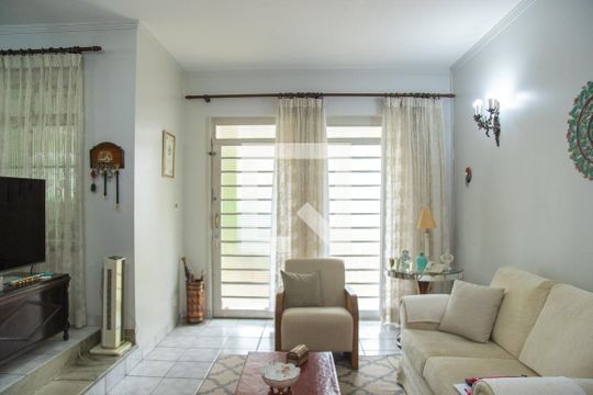 Sala de casa à venda com 3 quartos, 250m² em Itaim Bibi, São Paulo