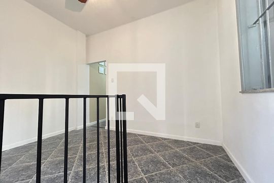 Sala de casa para alugar com 1 quarto, 44m² em Higienópolis, Rio de Janeiro