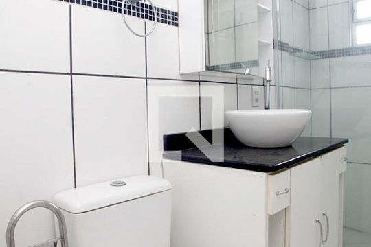 Banheiro de apartamento à venda com 2 quartos, 64m² em Cidade Baixa, Porto Alegre