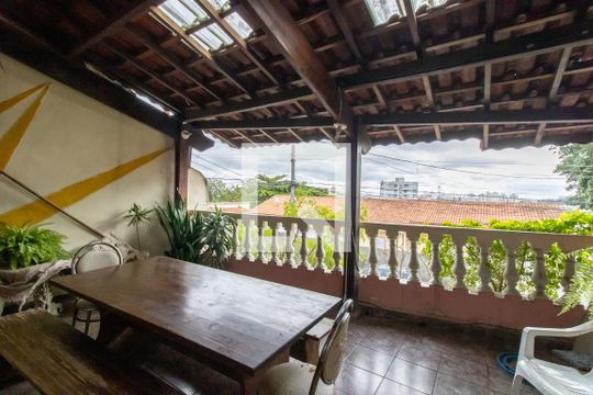 Varanda de casa à venda com 3 quartos, 155m² em Jardim Vila Galvao, Guarulhos