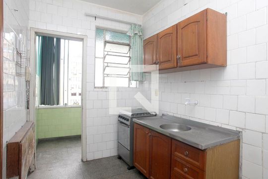 Cozinha e Área de Serviço de apartamento à venda com 2 quartos, 93m² em Centro Histórico, Porto Alegre