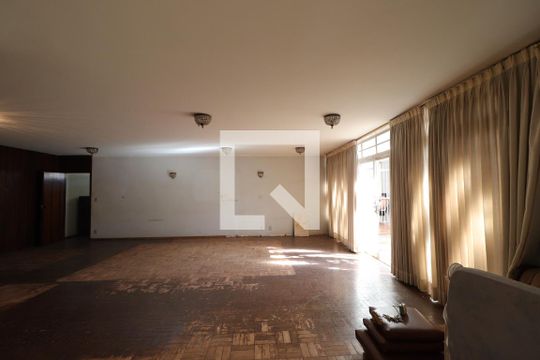 Sala de casa para alugar com 7 quartos, 660m² em Jardim Sumare, Ribeirão Preto