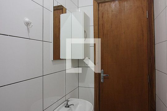 Banheiro Social de casa para alugar com 2 quartos, 100m² em Paulicéia, São Bernardo do Campo