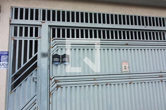 Fachada de casa para alugar com 2 quartos, 100m² em Paulicéia, São Bernardo do Campo