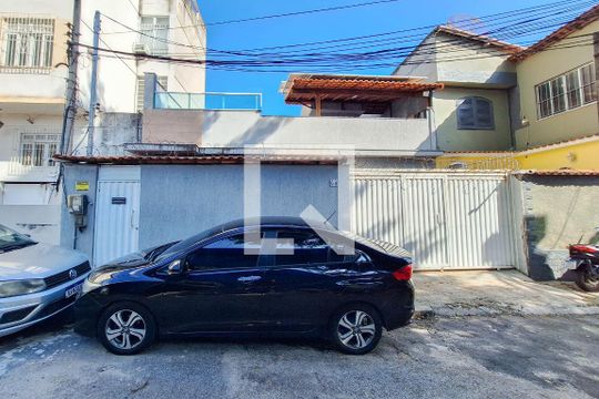Fachada de casa à venda com 2 quartos, 105m² em Fonseca, Niterói