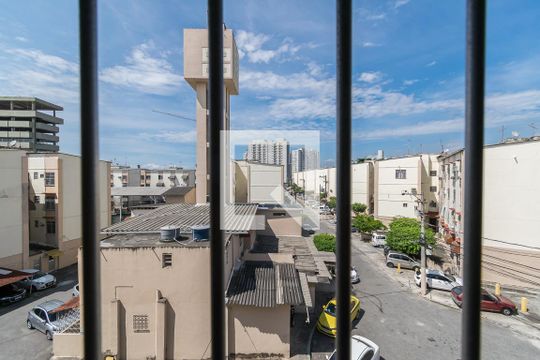 Vista do Quarto 1 de apartamento para alugar com 2 quartos, 50m² em Irajá, Rio de Janeiro