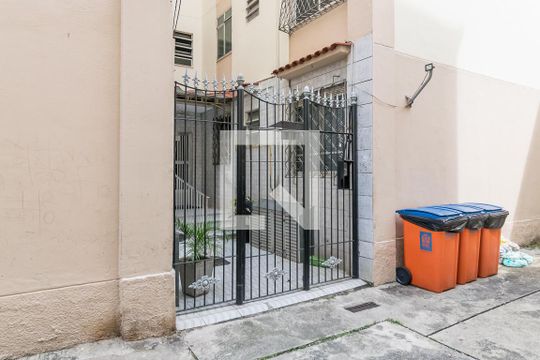 Área comum - Entrada do bloco de apartamento para alugar com 2 quartos, 50m² em Irajá, Rio de Janeiro
