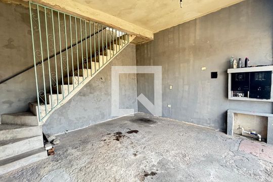Garagem de casa à venda com 1 quarto, 38m² em Vila Luzita, Santo André