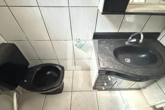 Banheiro de casa à venda com 1 quarto, 38m² em Vila Luzita, Santo André
