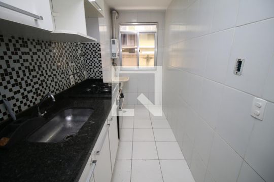 Cozinha de apartamento para alugar com 3 quartos, 57m² em Irajá, Rio de Janeiro