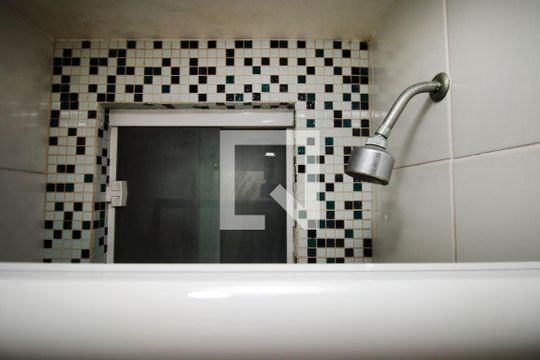 Banheiro de apartamento para alugar com 3 quartos, 57m² em Irajá, Rio de Janeiro