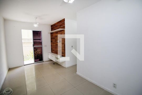 Apartamento para alugar com 3 quartos, 57m² em Irajá, Rio de Janeiro