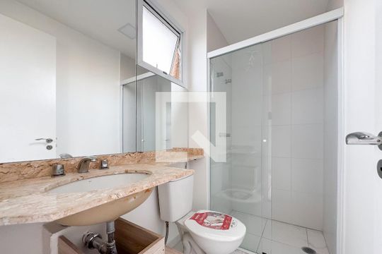 Banheiro de kitnet/studio para alugar com 1 quarto, 32m² em Cambuci, São Paulo