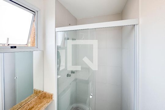 Banheiro de kitnet/studio para alugar com 1 quarto, 32m² em Cambuci, São Paulo