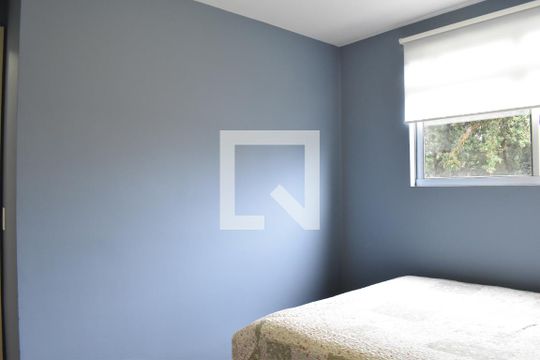Quarto 1 de apartamento para alugar com 2 quartos, 50m² em Santa Cândida, Curitiba