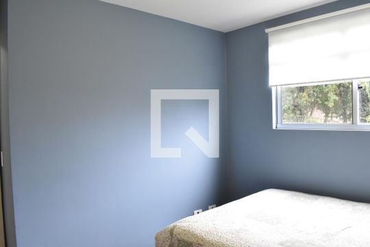 Quarto 1 de apartamento para alugar com 2 quartos, 50m² em Santa Cândida, Curitiba