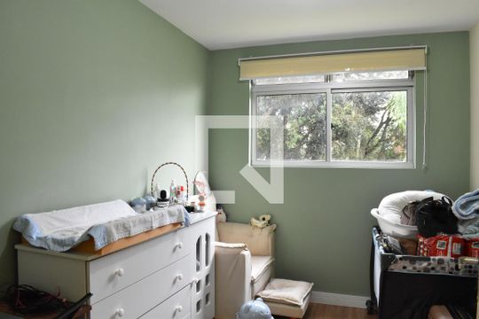 Quarto 2 de apartamento para alugar com 2 quartos, 50m² em Santa Cândida, Curitiba