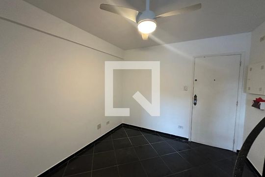 Sala de apartamento para alugar com 1 quarto, 45m² em Centro, São Vicente