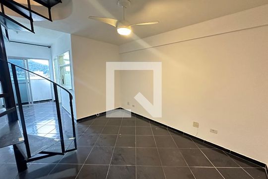 Sala de apartamento para alugar com 1 quarto, 45m² em Centro, São Vicente