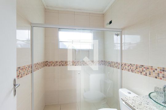 Banheiro da suíte de casa à venda com 3 quartos, 130m² em Cipava, Osasco