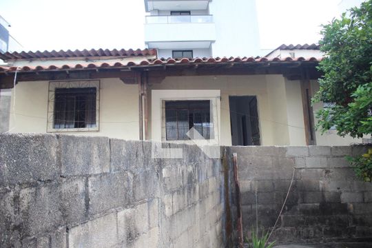 Área comum de casa à venda com 3 quartos, 360m² em Inconfidentes, Contagem