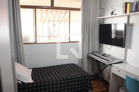 Quarto 2 de casa à venda com 3 quartos, 360m² em Inconfidentes, Contagem