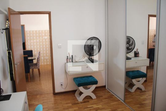 Quarto 2 de casa à venda com 3 quartos, 360m² em Inconfidentes, Contagem