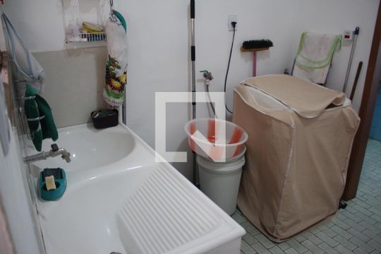 Área de Serviço de casa à venda com 3 quartos, 360m² em Inconfidentes, Contagem
