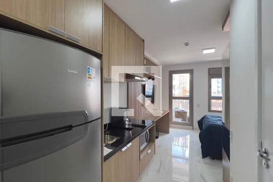 Cozinha de kitnet/studio à venda com 1 quarto, 26m² em Sumarezinho, São Paulo