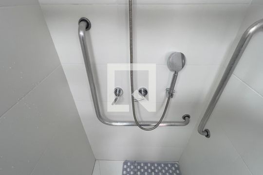 Banheiro de kitnet/studio à venda com 1 quarto, 26m² em Sumarezinho, São Paulo