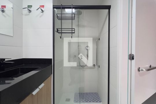 Banheiro de kitnet/studio à venda com 1 quarto, 26m² em Sumarezinho, São Paulo