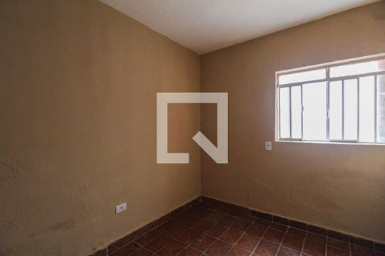 Quarto de casa para alugar com 1 quarto, 34m² em Vila Antonieta, São Paulo