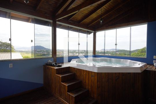 Área comum Jacuzzi de casa para alugar com 3 quartos, 200m² em Ribeirão da Ilha, Florianópolis