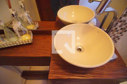 Lavabo de casa à venda com 3 quartos, 350m² em Rincão, Novo Hamburgo