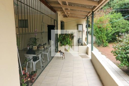 Varanda de casa à venda com 2 quartos, 100m² em Ipanema, Porto Alegre