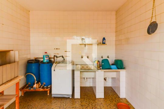 Lavanderia de casa à venda com 3 quartos, 256m² em Vila Gomes, São Paulo