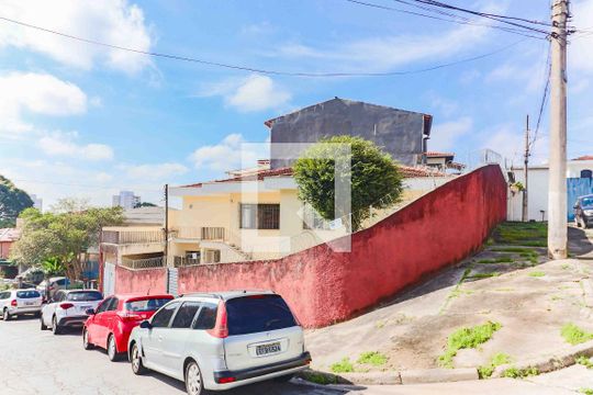 Fachada de casa à venda com 3 quartos, 256m² em Vila Gomes, São Paulo