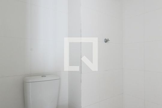 Banheiro  de kitnet/studio para alugar com 1 quarto, 35m² em Conjunto Residencial José Bonifácio, São Paulo